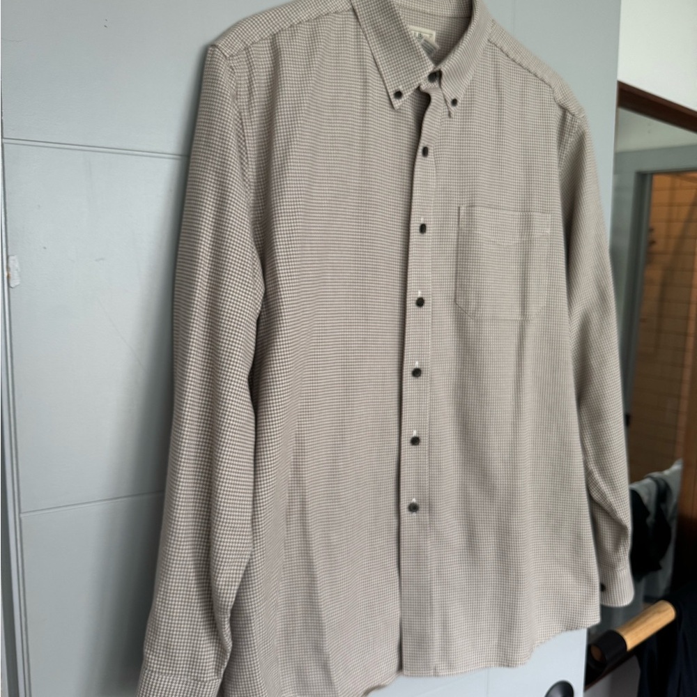 Men's L.L. BEAN Beige Houndstooth patterned Shirt - Picture 2 of 5